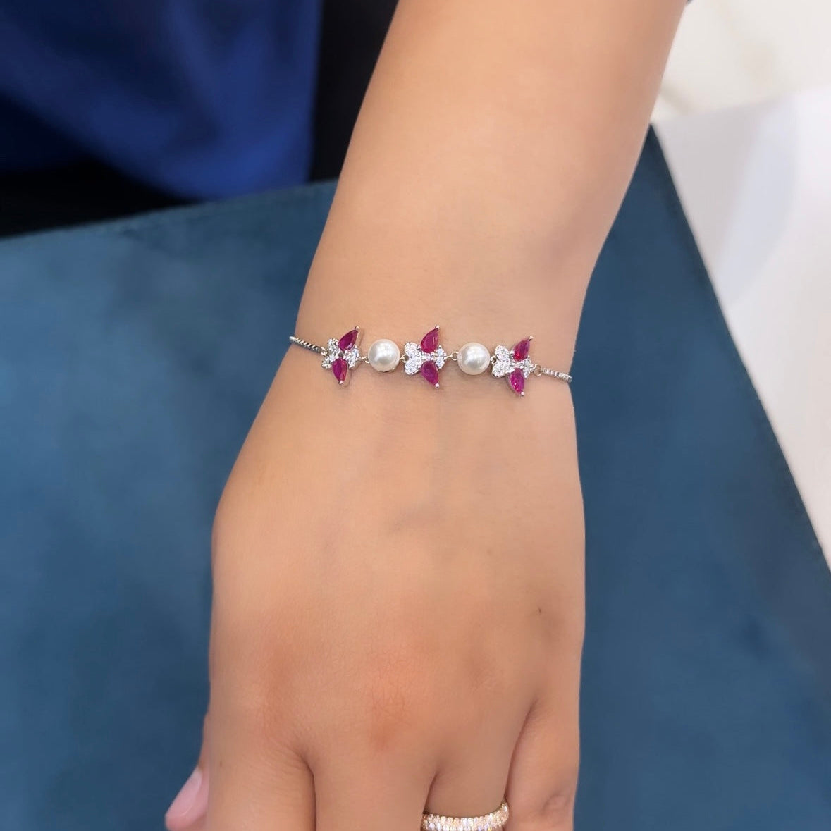 Girlish Solitaire Bracelet