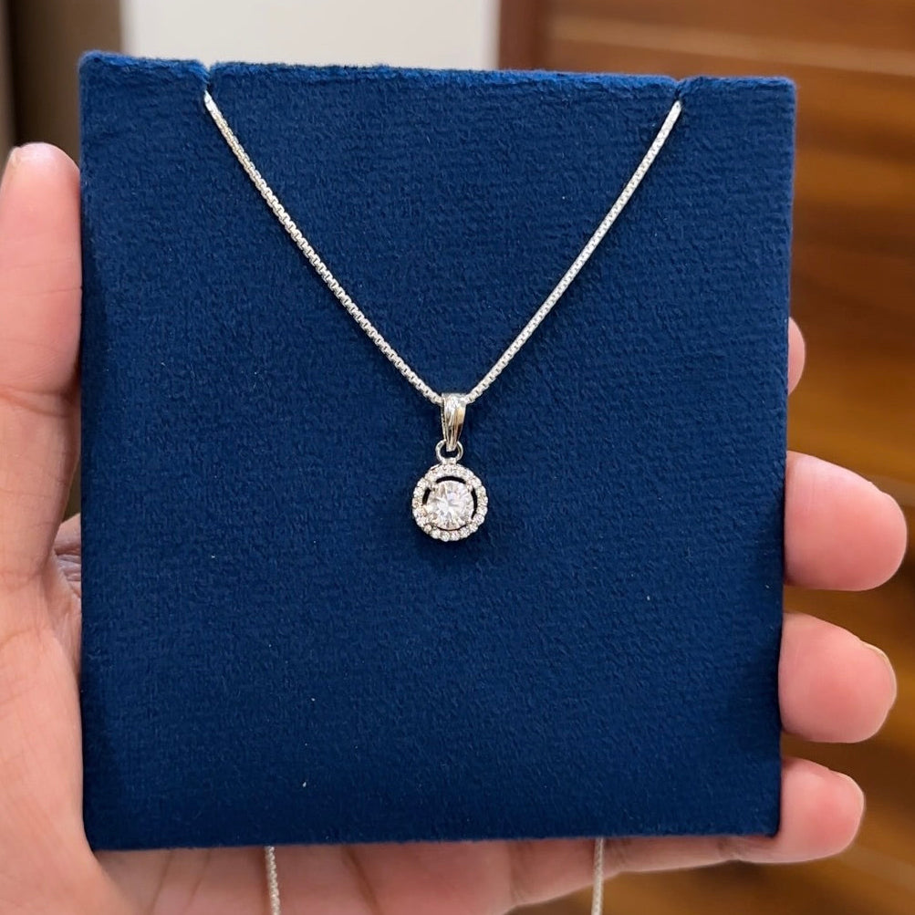 Solitaire Round Pendant + Chain