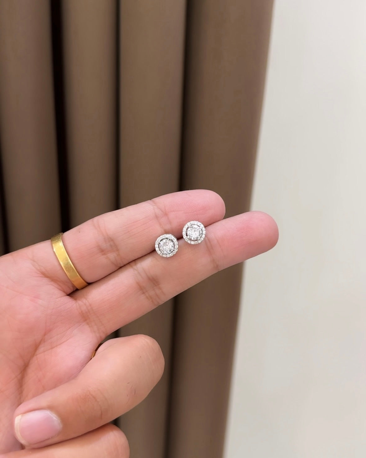 Round Solitaire Earring Studs