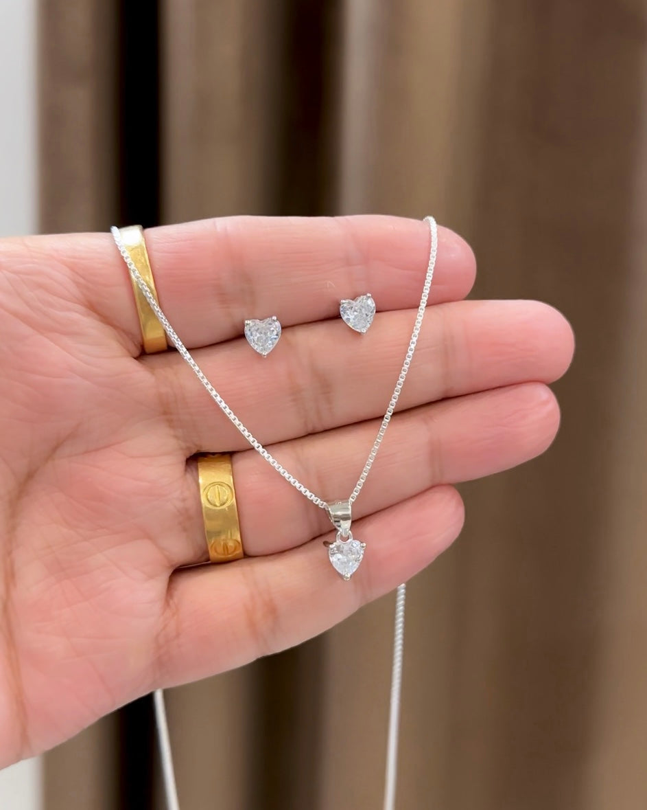 Dainty Heart Solitaire Pendant Set