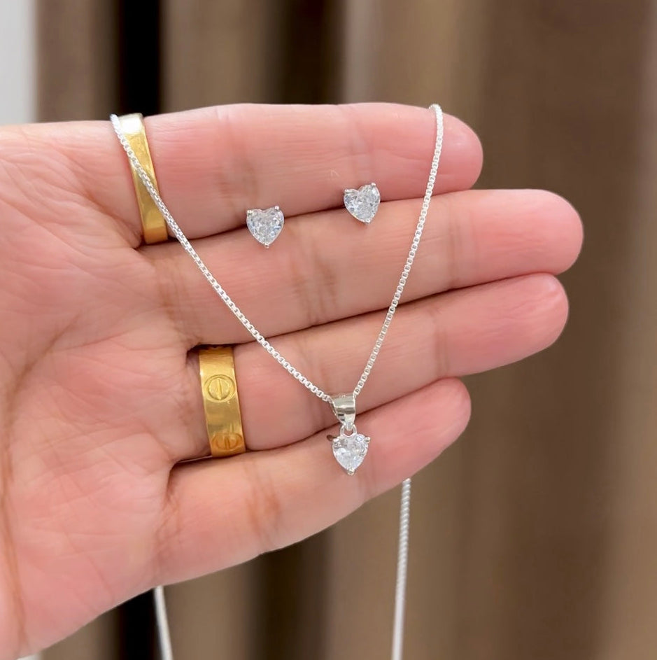 Dainty Heart Solitaire Pendant Set