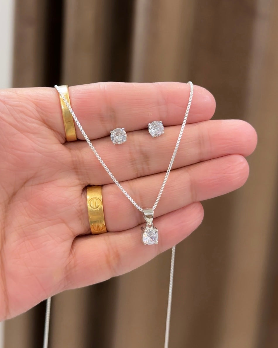 Dainty Solitaire Pendant Set