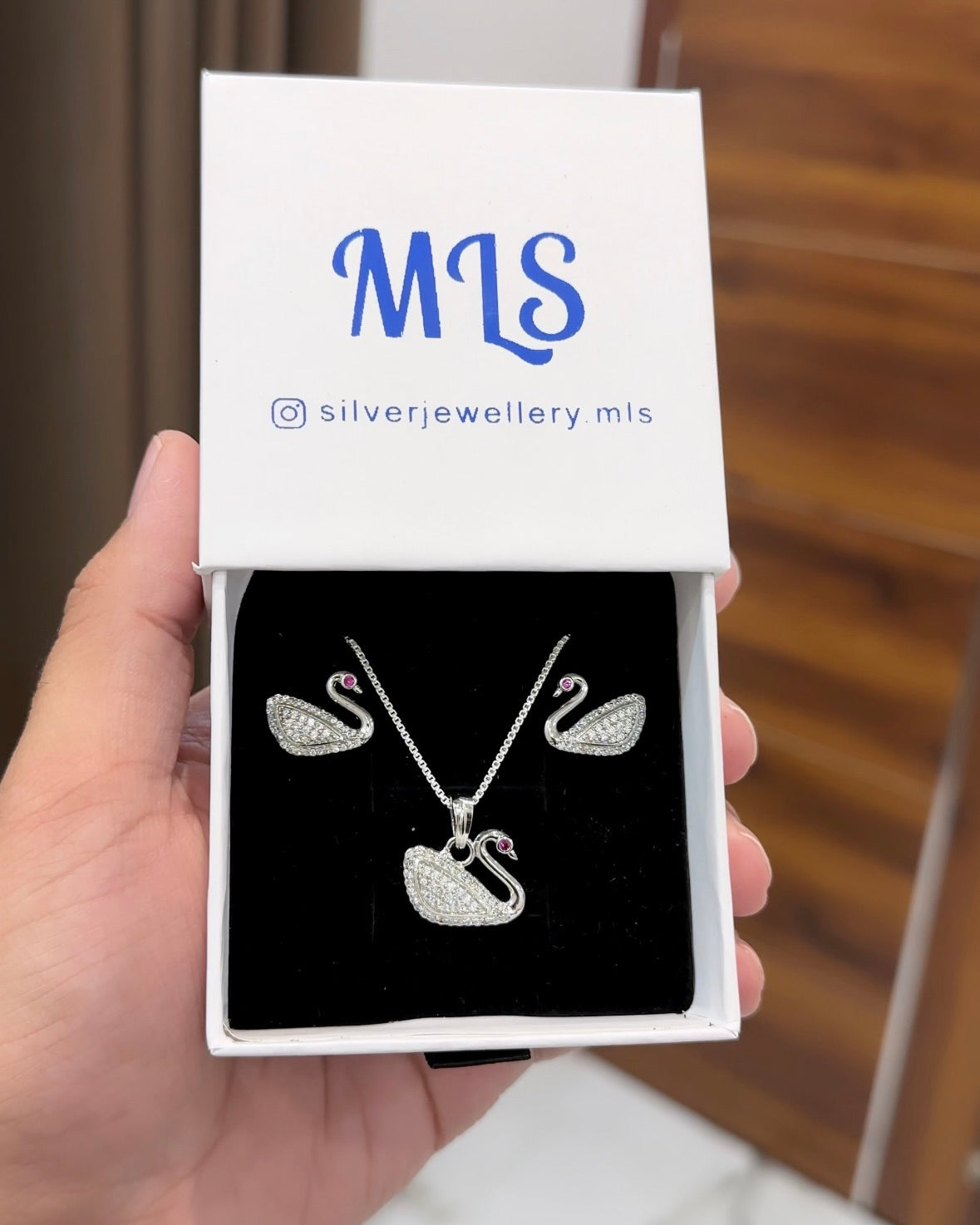 Swan Pendant Set