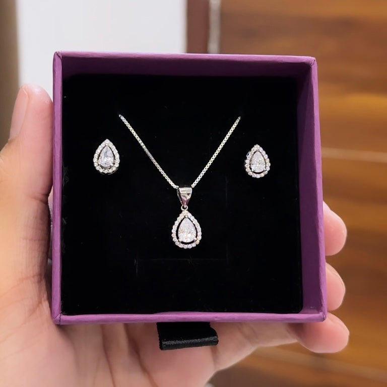 Drop Solitaire Pendant Set