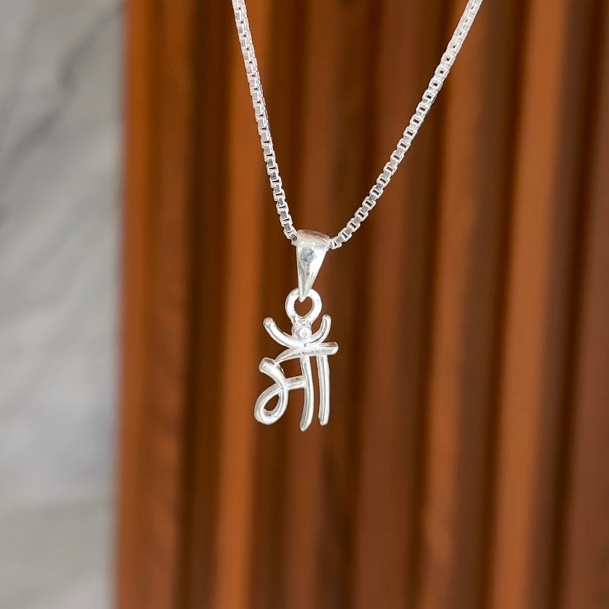 Maa Pendant + Chain