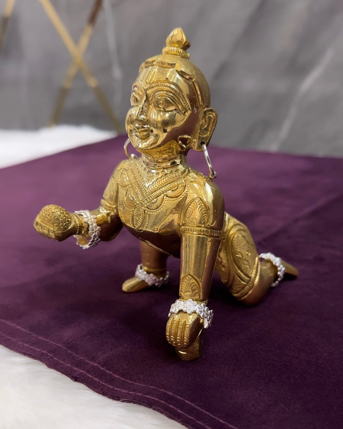 Laddu Gopal Silver Kade (Floral)