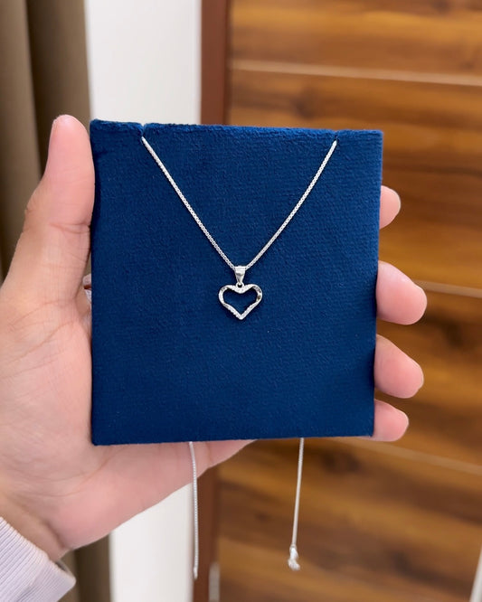 Minimal Pendant + Chain