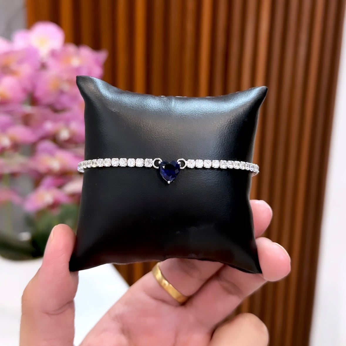Heart Solitaire Bracelet (Blue)