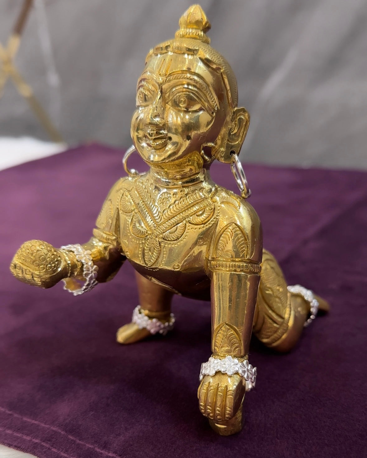 Laddu Gopal Silver Kade (Floral)