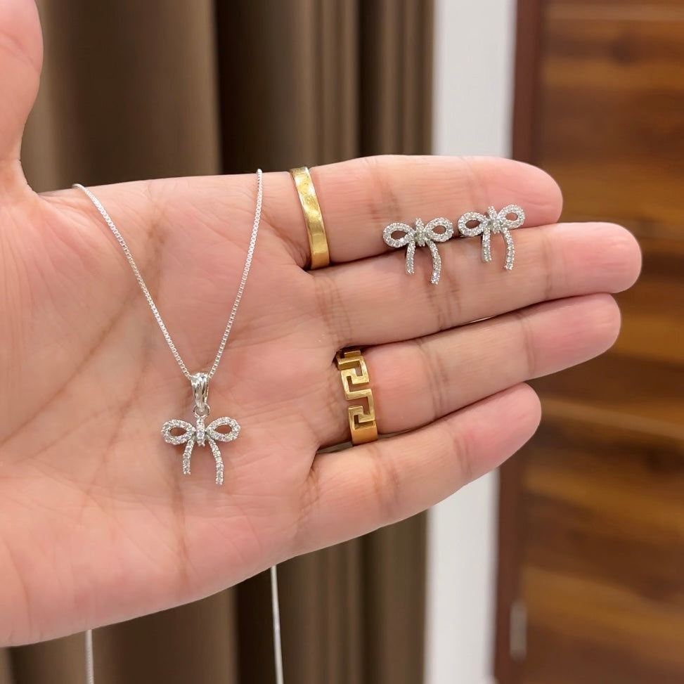 Bowtie Pendant Set