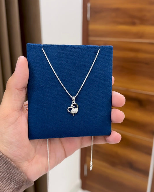 Minimal Pendant + Chain
