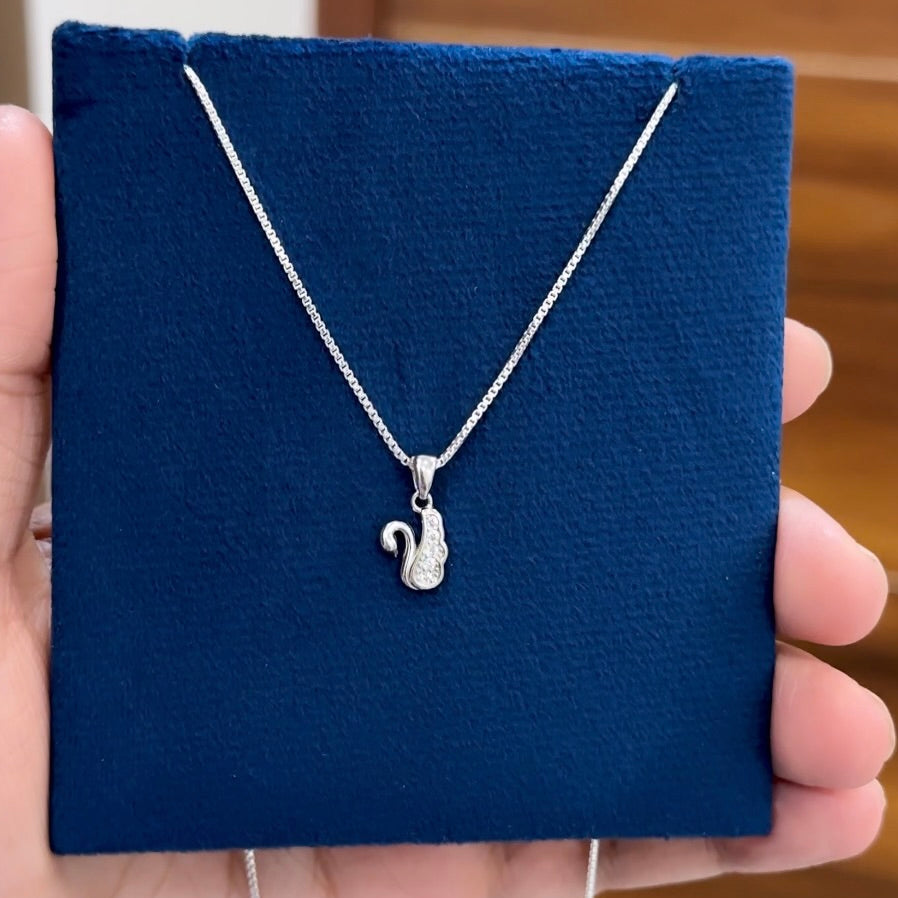 Minimal Pendant + Chain