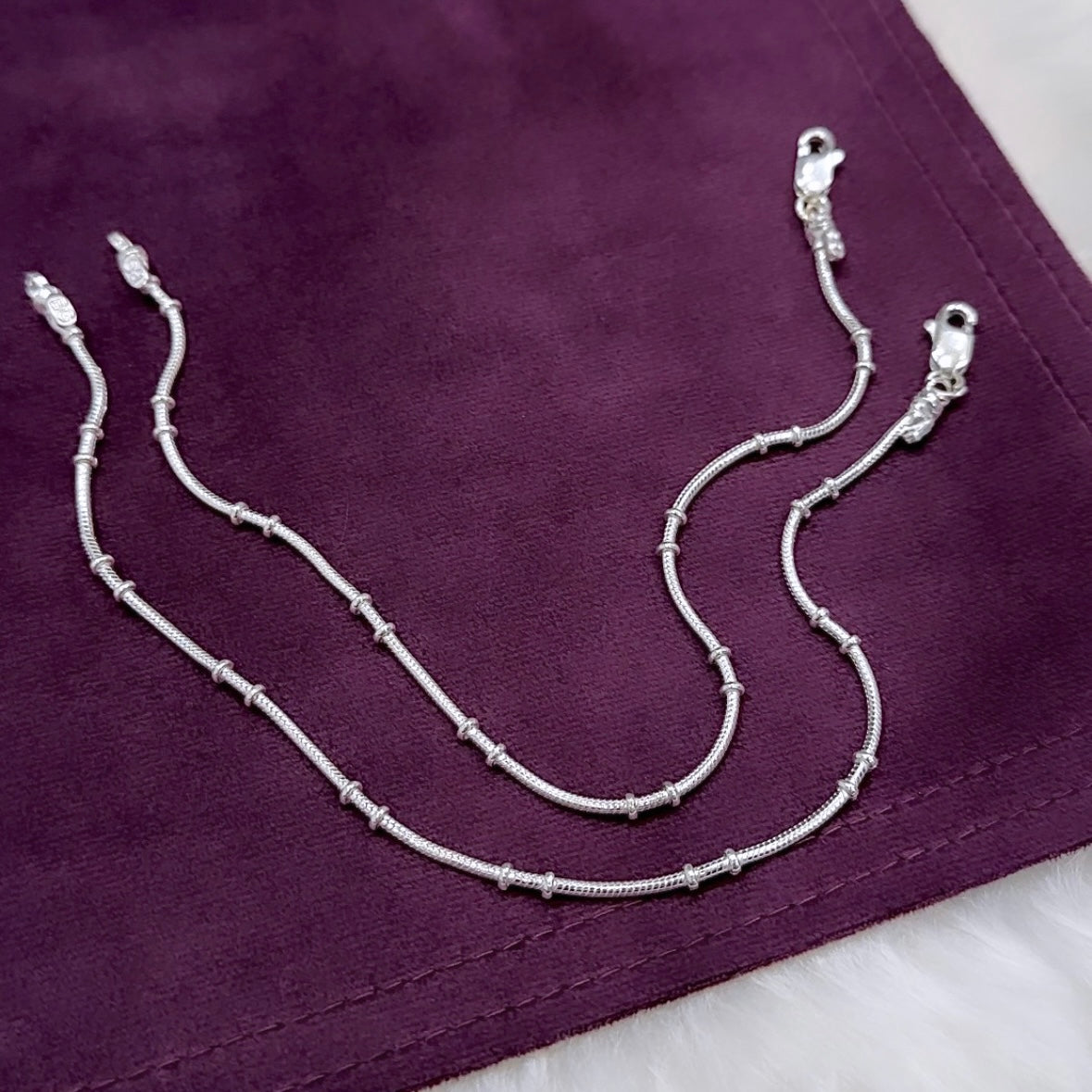 Dotted Gap Chain Anklets