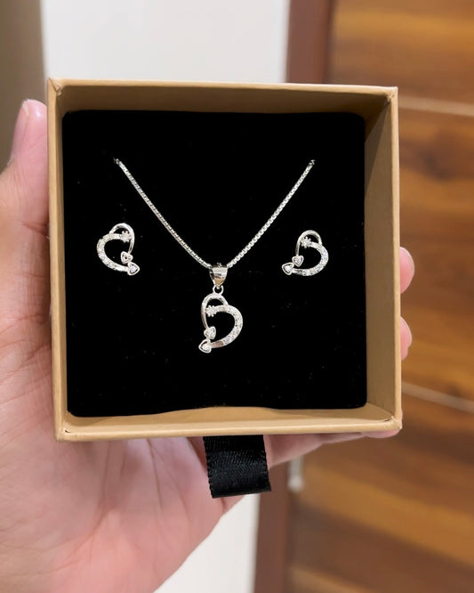 Dillu Pendant Set