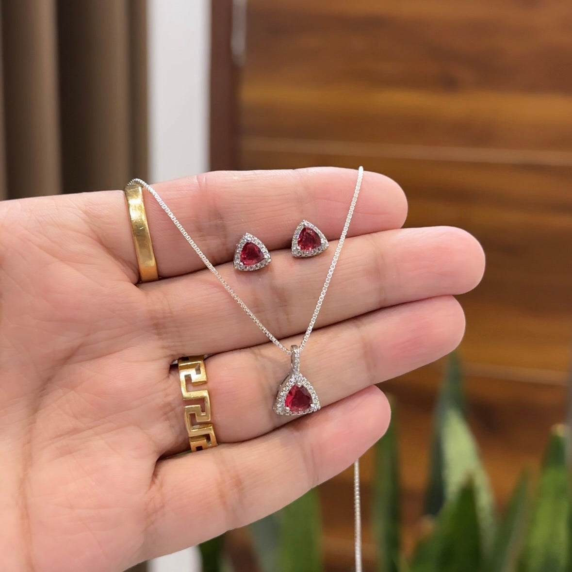Minimal Pendant Set