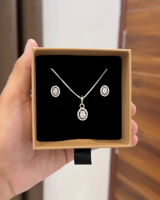 Oval Solitaire Pendant Set