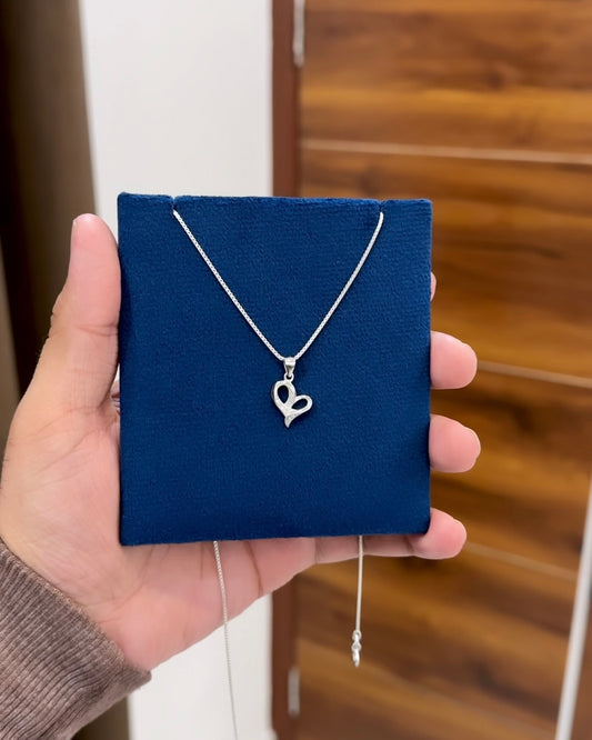 Minimal Pendant + Chain