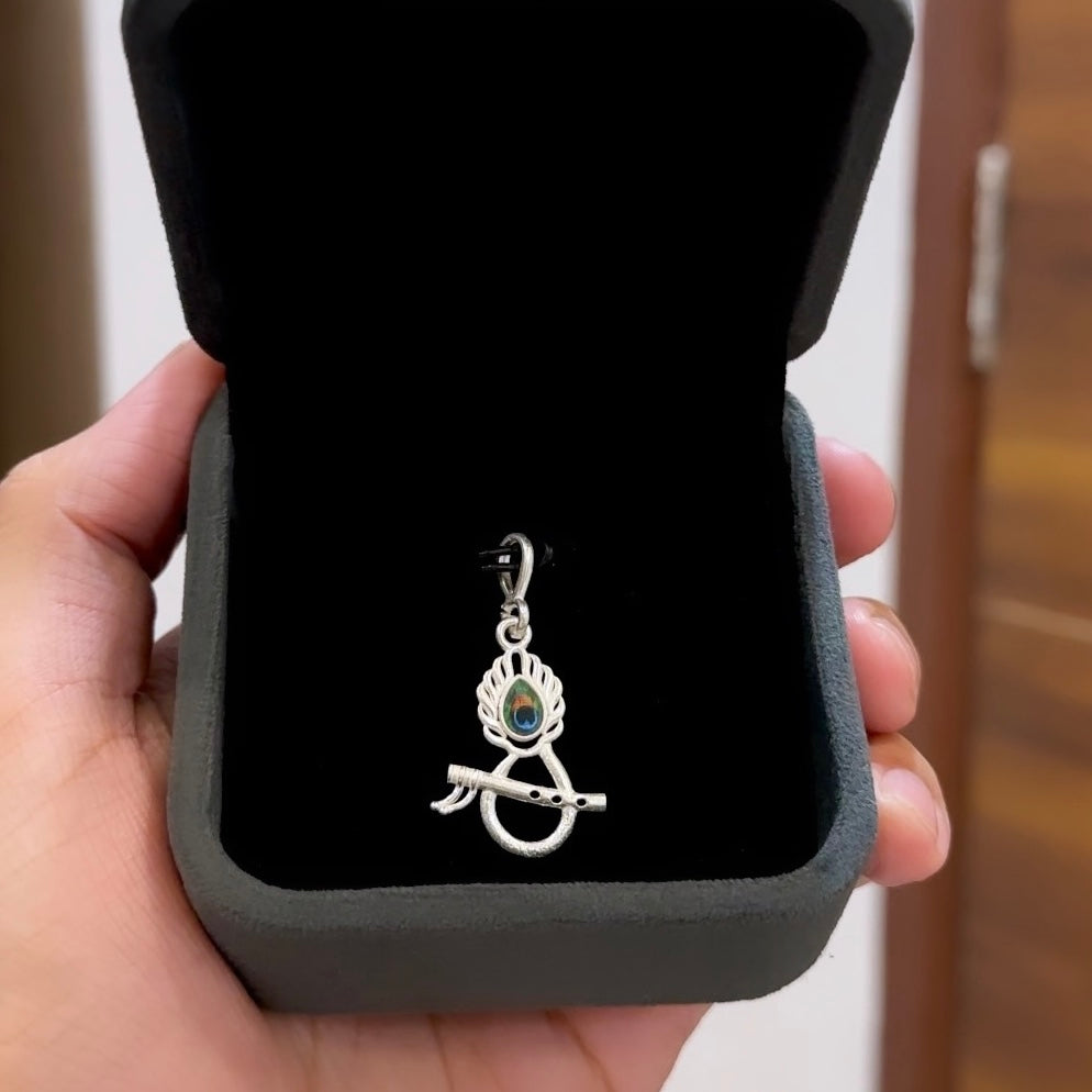 Kaanha Pendant