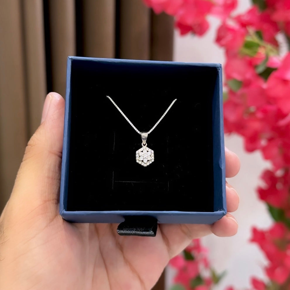 Minimal Chain Pendant