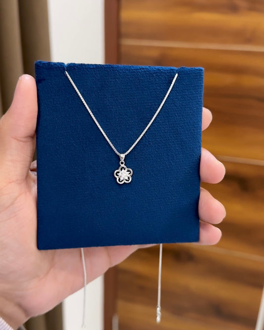 Minimal Pendant + Chain