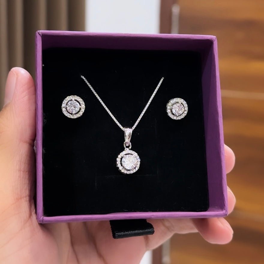 Round Solitaire Pendant Set