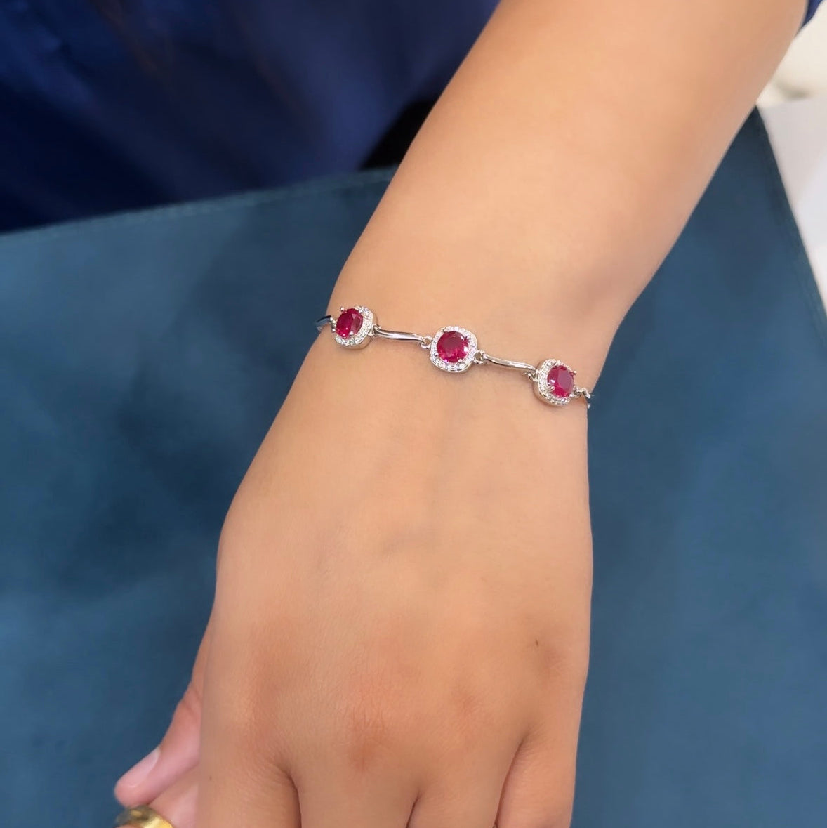 Girlish Solitaire Bracelet