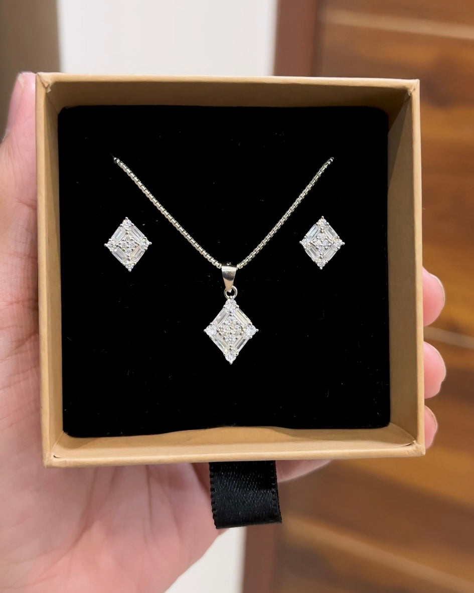 Ninja Star Pendant Set