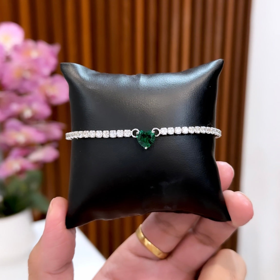 Heart Solitaire Bracelet (Emerald)