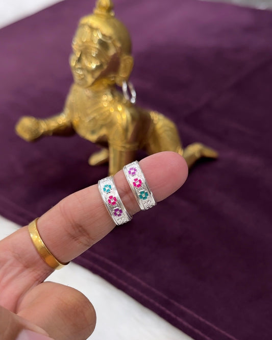 Laddu Gopal Silver Kade