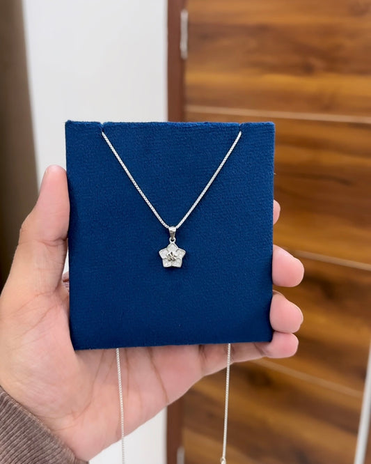 Minimal Pendant + Chain
