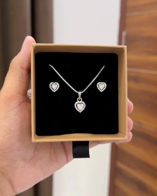 Heart Solitaire Pendant Set