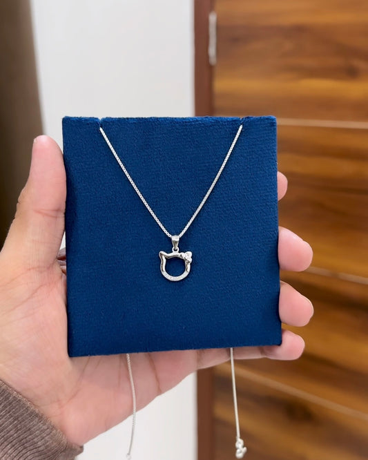 Minimal Pendant + Chain