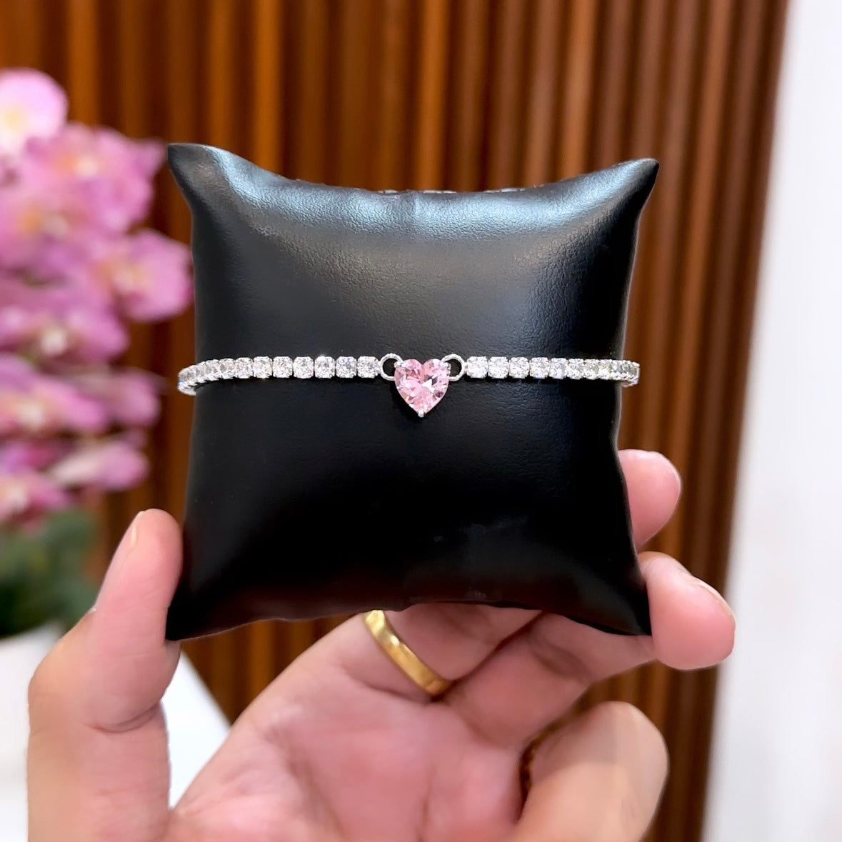 Heart Solitaire Bracelet (Pink)