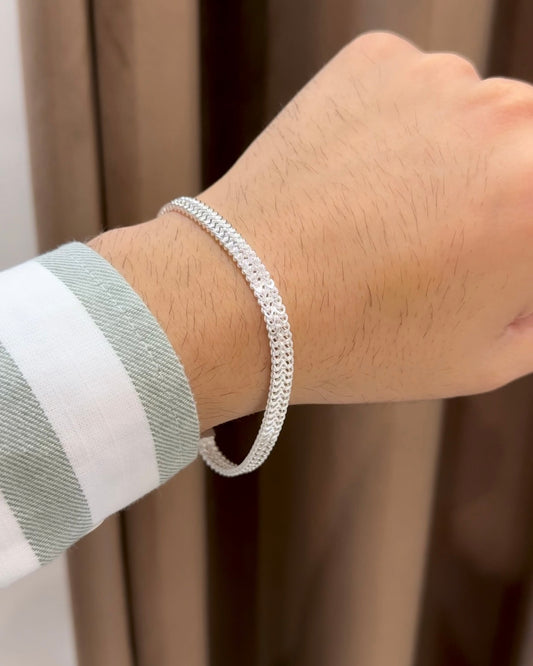 U Bracelet
