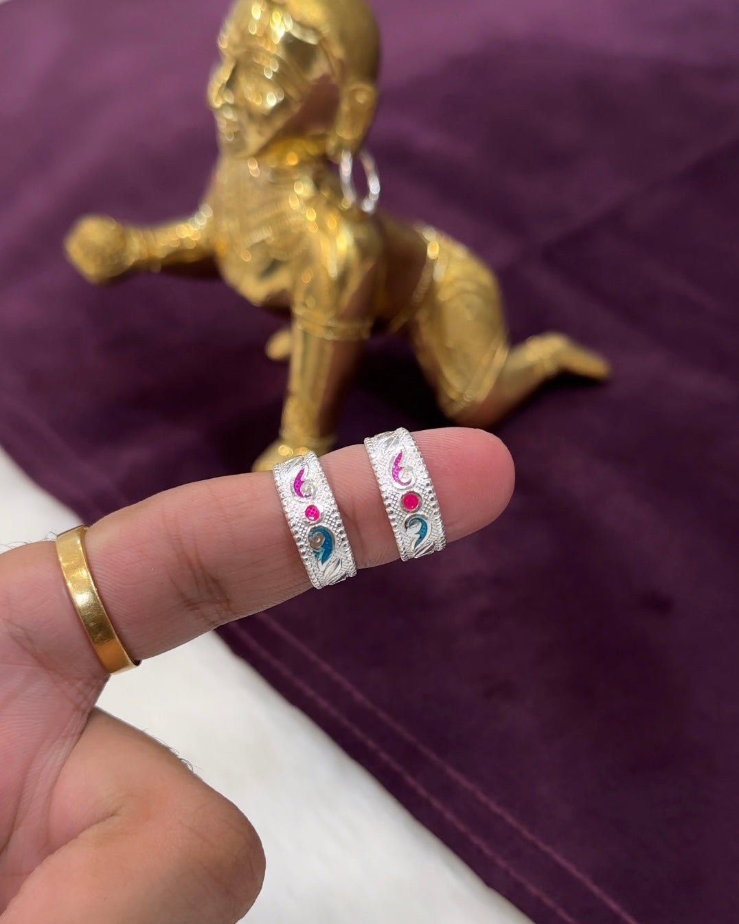 Laddu Gopal Silver Kade