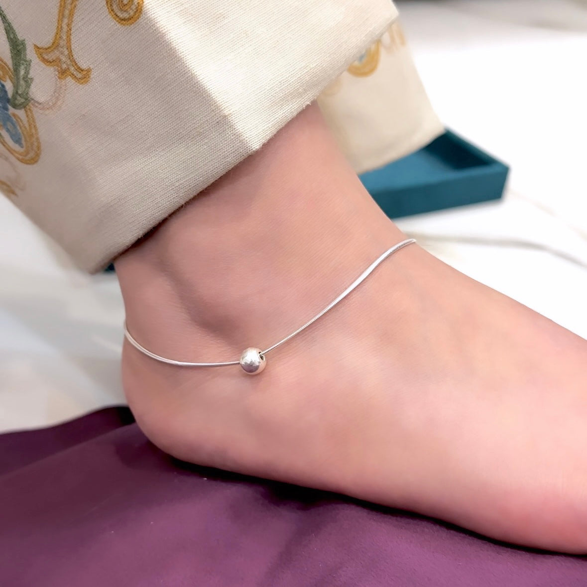 Minimal Ball Anklets